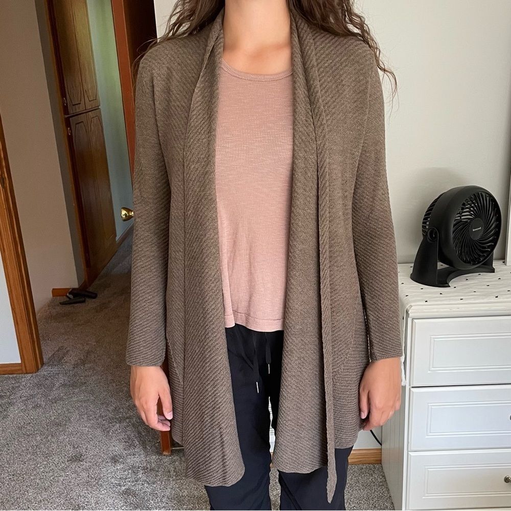 EILEEN FISHER- 100% Wool Light Brown Tapered Sweater Size Small